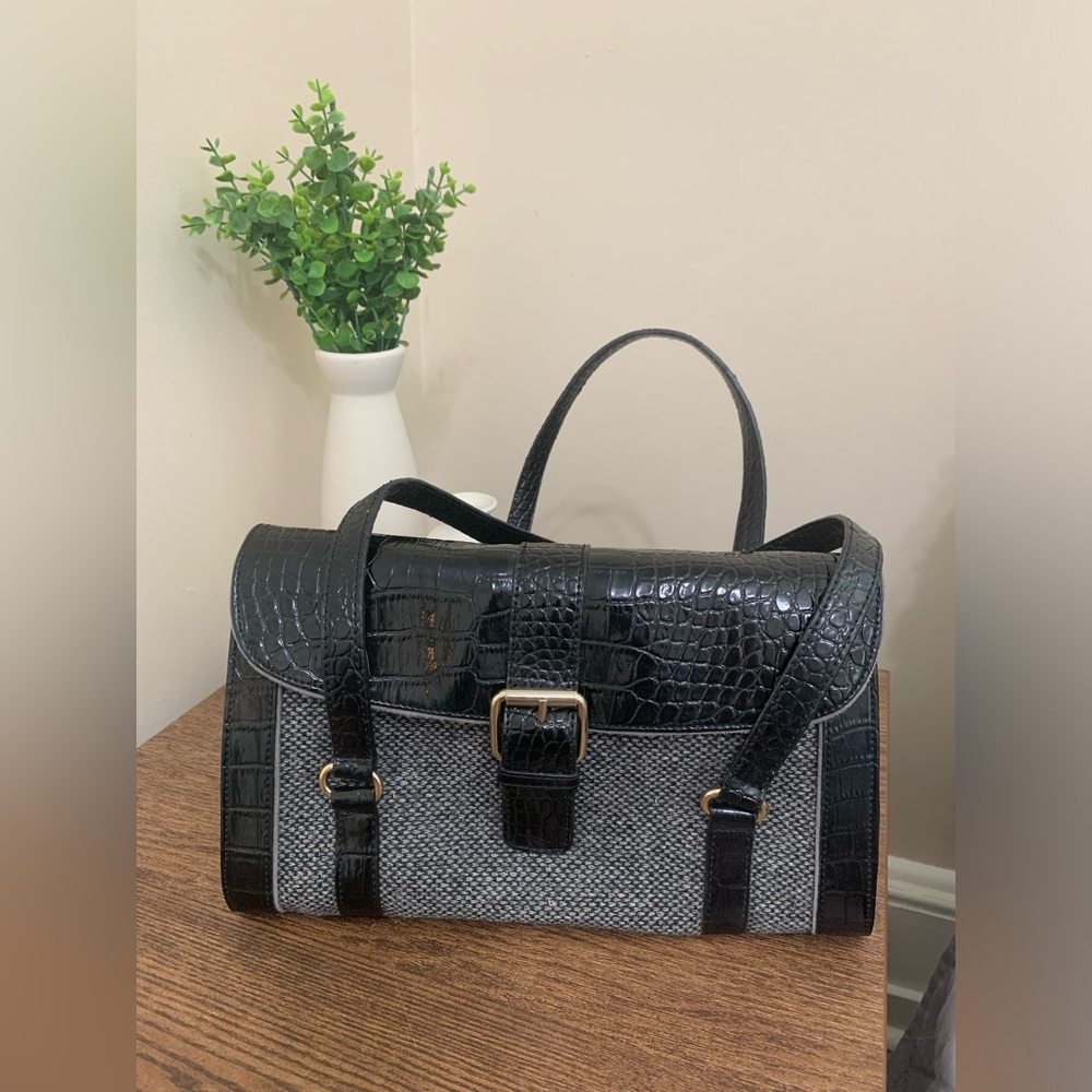 Liz Claiborne purse